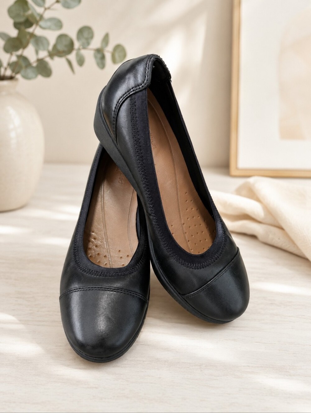 Clarks Unstructured Women’s Black Leather Slip-On Wedge Shoes Size 6M